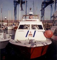 Capt Gale Young's Tow Boat US "Express" - 31 Bertram