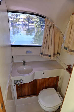 31 Bertram - Flybridge Cruiser - $120,000 USD