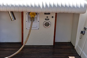 31 Bertram - Flybridge Cruiser - $120,000 USD