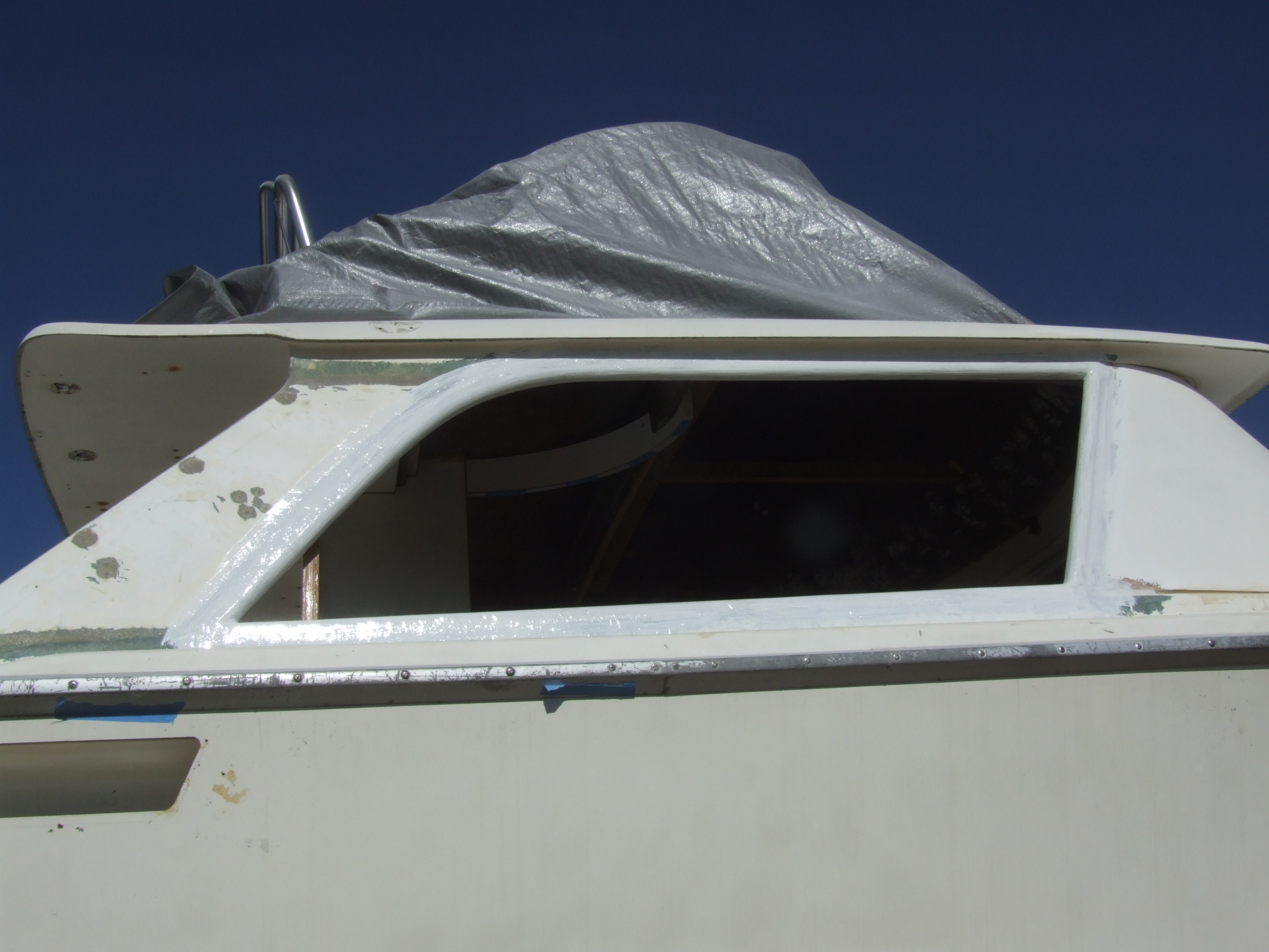 Installation of the Side Window Moldings